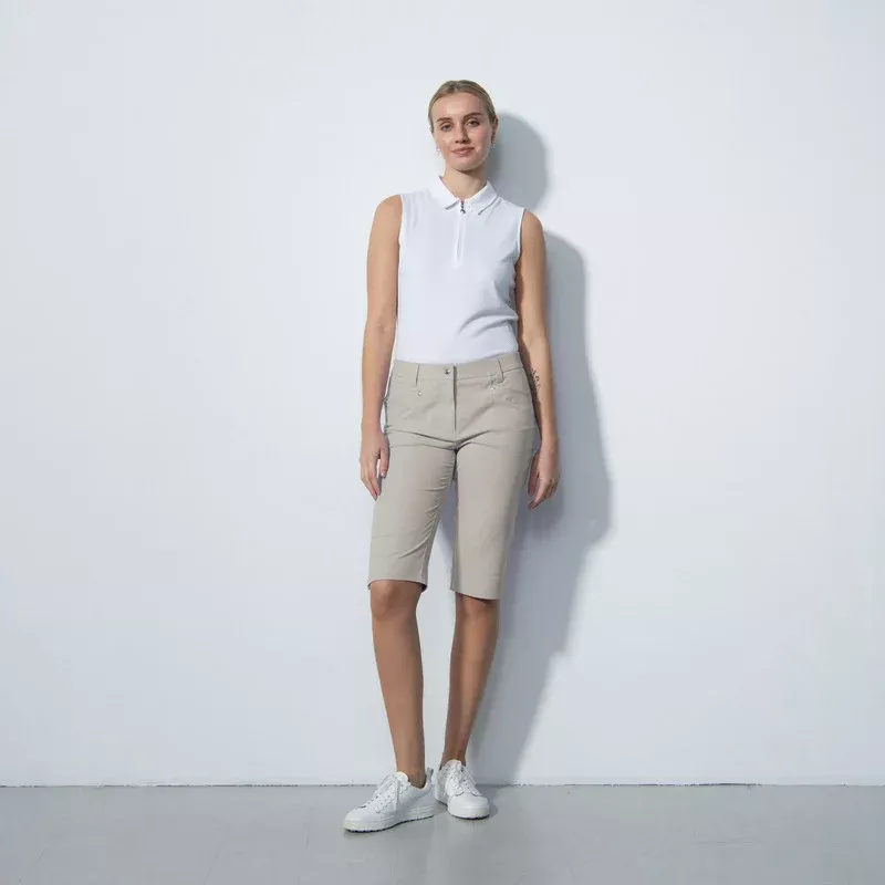 Daily Sport Basic Women’s Solid Lyric Stretch City Shorts-Sand